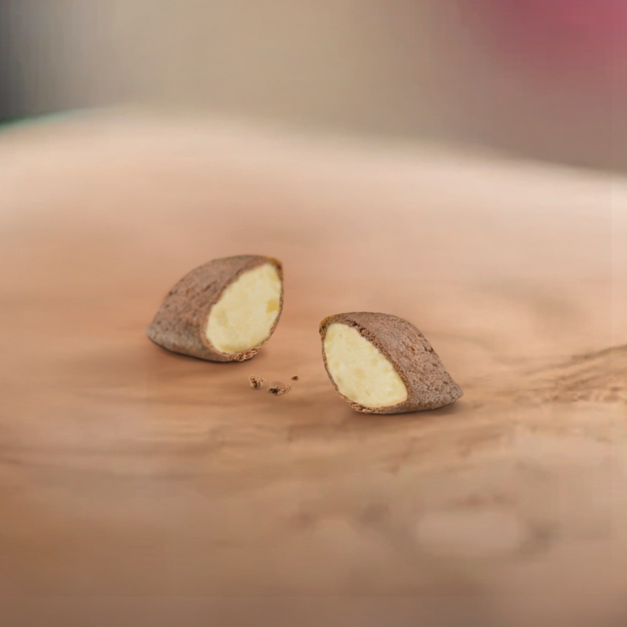 zoom sur une bouchée croustillante coupée en deux 