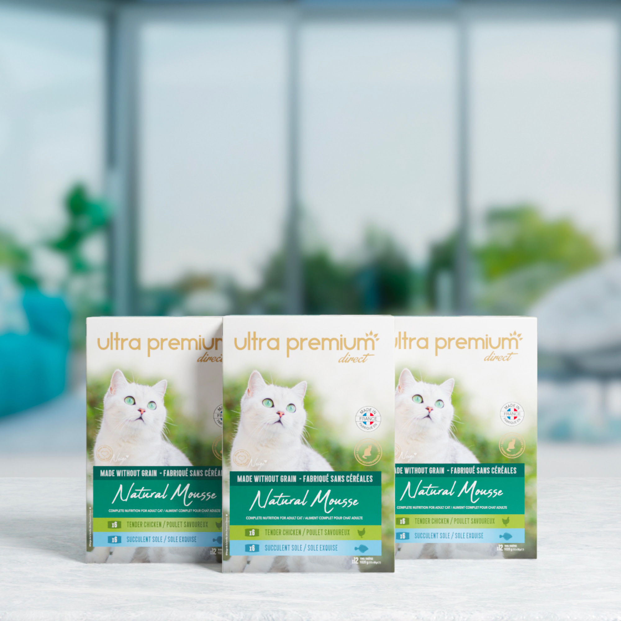 3 blikjes graanvrije mousse voor volwassen kat met tong & kip binnenshuis