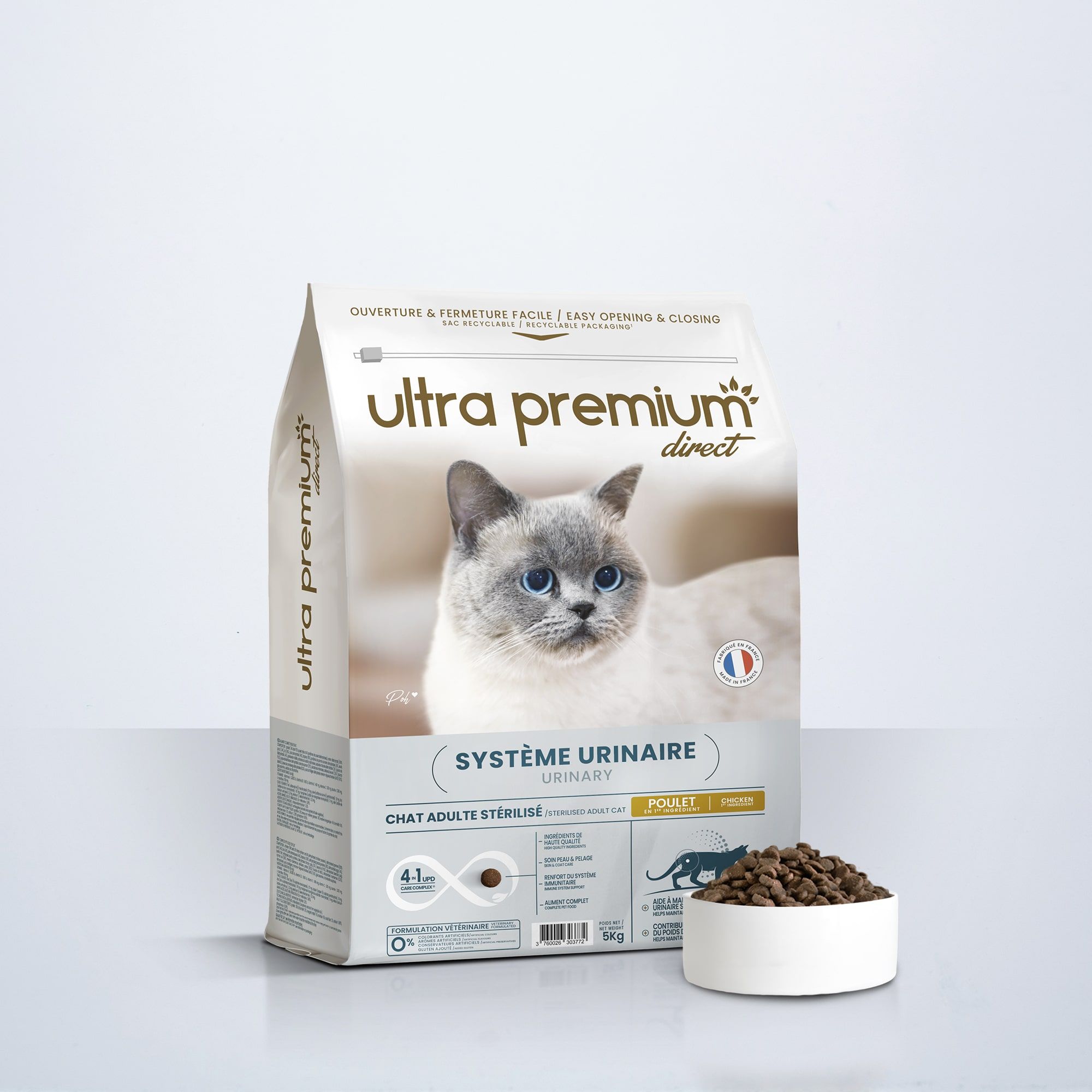 Croquettes Care pour chat adulte stérilisé système urinaire en sac de 5 kg sur fond gris clair