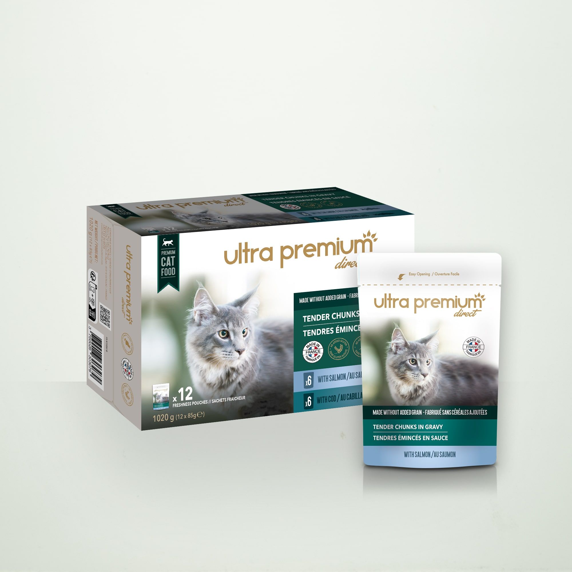 Émincés en sauce sans céréales pour chat au saumon & au cabillaud sur fond vert clair