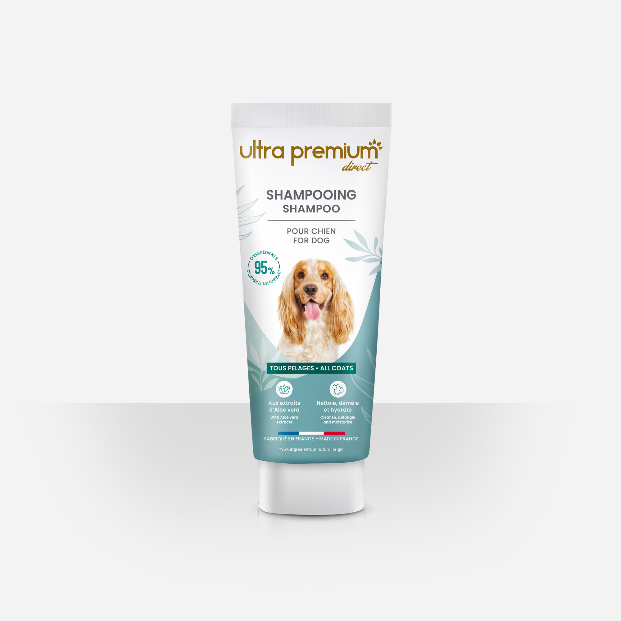 Shampooing pour tous pelages de chien, sur fond blanc