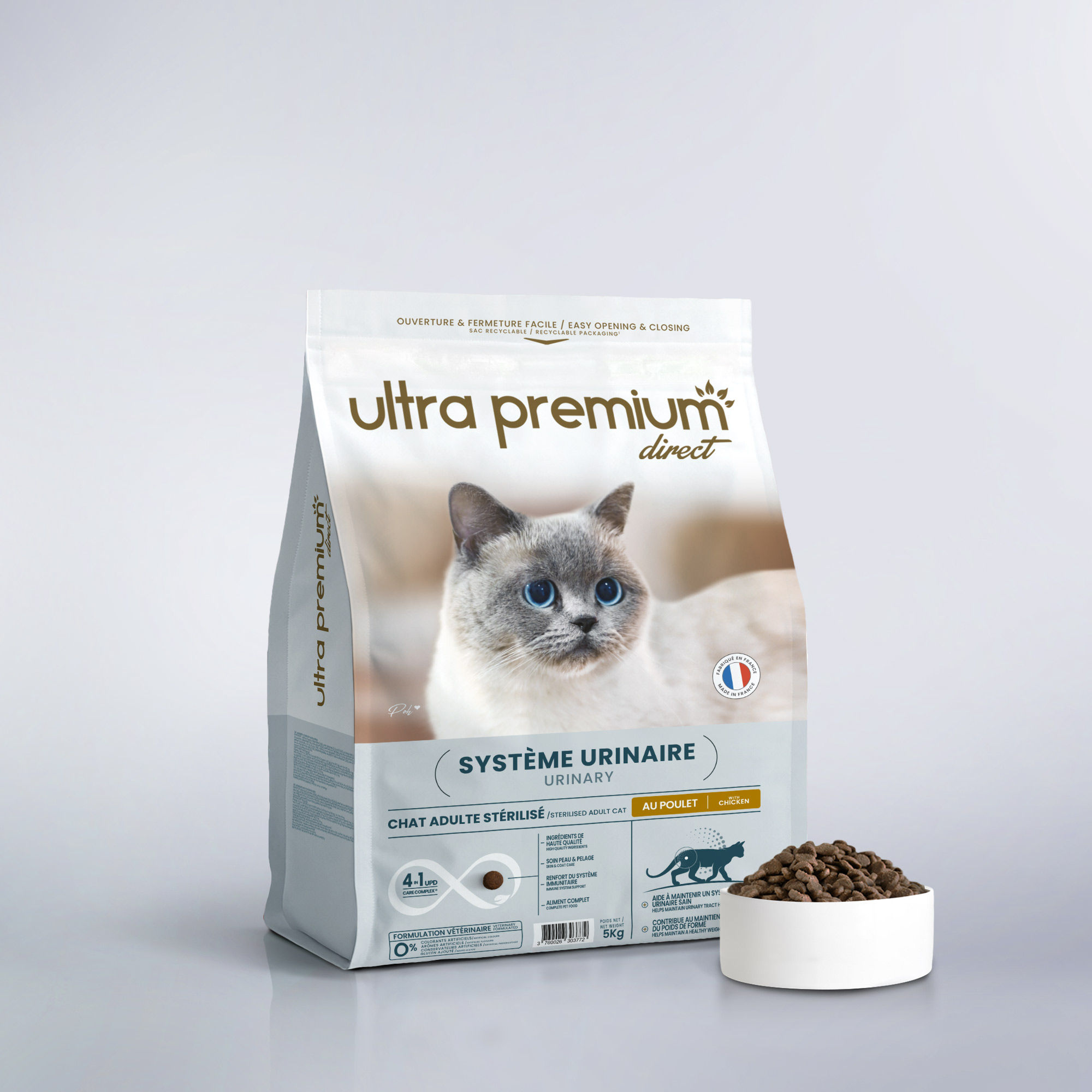 Care kattenvoer voor gesteriliseerde volwassen katten met urinewegproblemen, in een zak van 5 kg op een lichtgrijze achtergrond