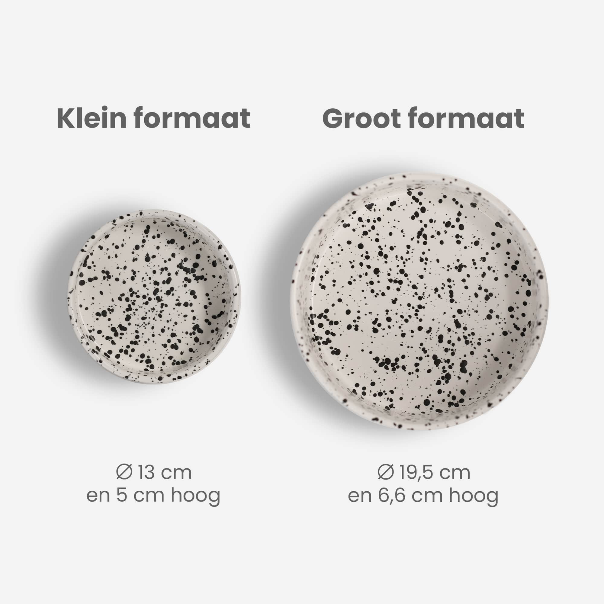 Panoramisch zicht op 2 keramieken kommen met tekst van hun formaat