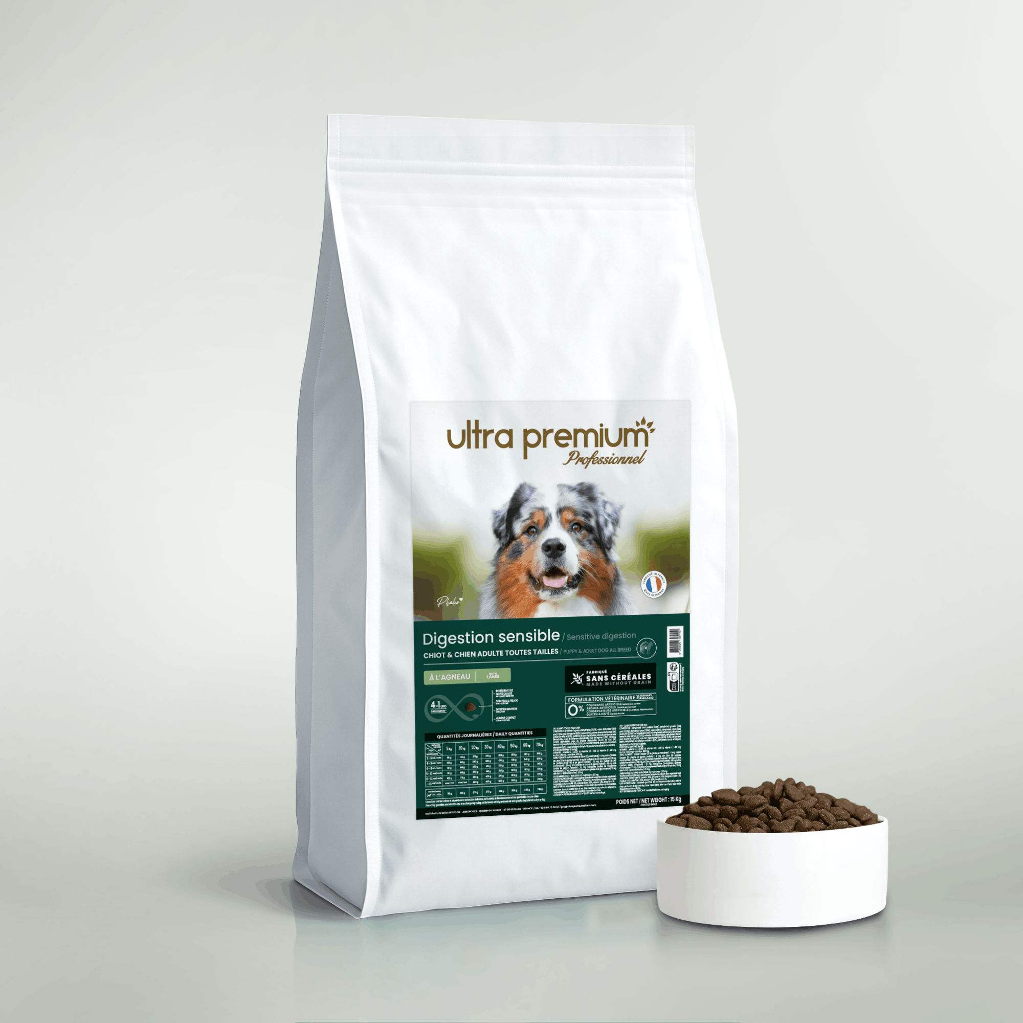 Croquettes sans céréales pour chien digestion sensible de toutes tailles en sac de 12 kg sur fond blanc