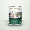 Met lam graanvrij hond op een lichtgroene achtergrond