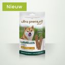 Shiba Inu die een snack ruikt in de vorm van een plakje, rijk aan kip