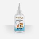 Oogreinigingslotion voor hond en kat, op witte achtergrond