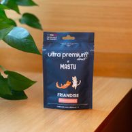 Paquet de friandise anti-boules de poils riche en saumon en collaboration avec Mastu