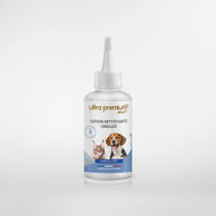 Lotion nettoyante oreilles pour chien et chat, sur fond blanc