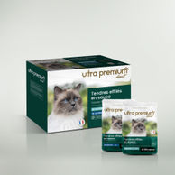 Verpakking en zakjes met malse stukjes in saus voor volwassen katten, tonijn, kabeljauw, binnenshuis