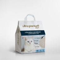 Samenklonterende minerale kattenbakvulling 5L in 100% natuurlijke klei, op witte ondergrond