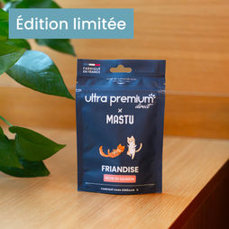 Paquet de friandise anti-boules de poils riche en saumon en collaboration avec Mastu