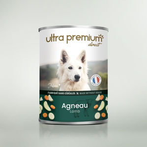 Met lam graanvrij hond op een lichtgroene achtergrond