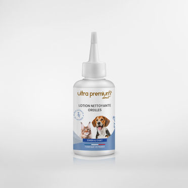 Lotion nettoyante oreilles pour chien et chat, sur fond blanc