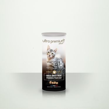 Friandises Freeze Dried Treat de poulet séché à froid pour chat, sur fond blanc