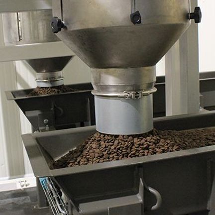 Fabrication de croquettes dans l'Usine d'Ultra Premium Direct