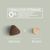 Zoom sur les deux tailles de croquettes 