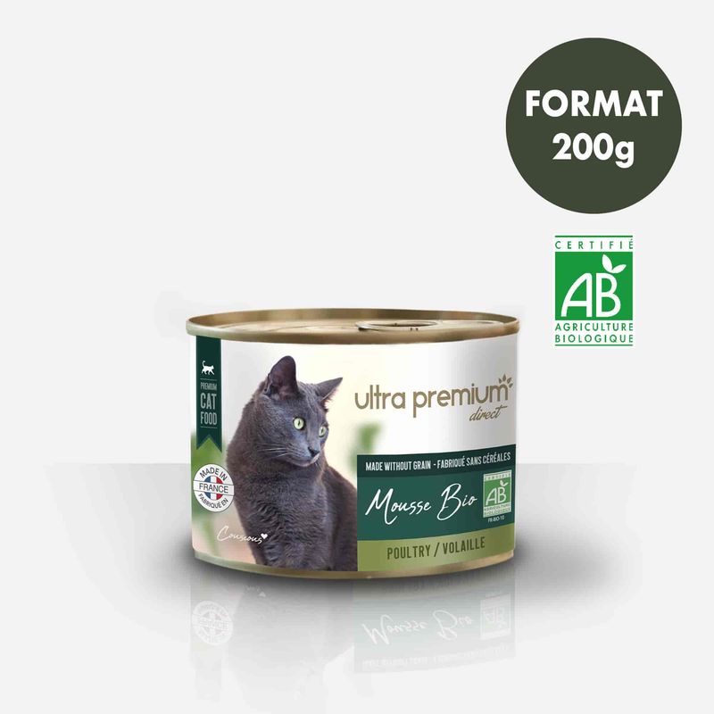 Boîte de mousse bio sans céréales pour chat adulte à la volaille sur fond blanc