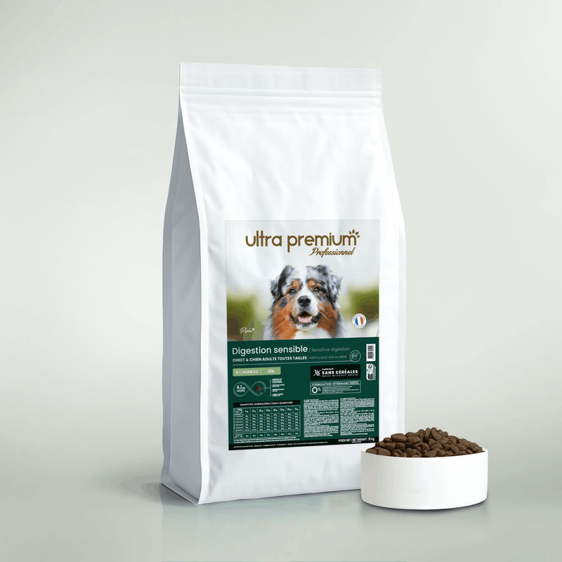 Croquettes sans céréales pour chien digestion sensible de toutes tailles en sac de 12 kg sur fond blanc