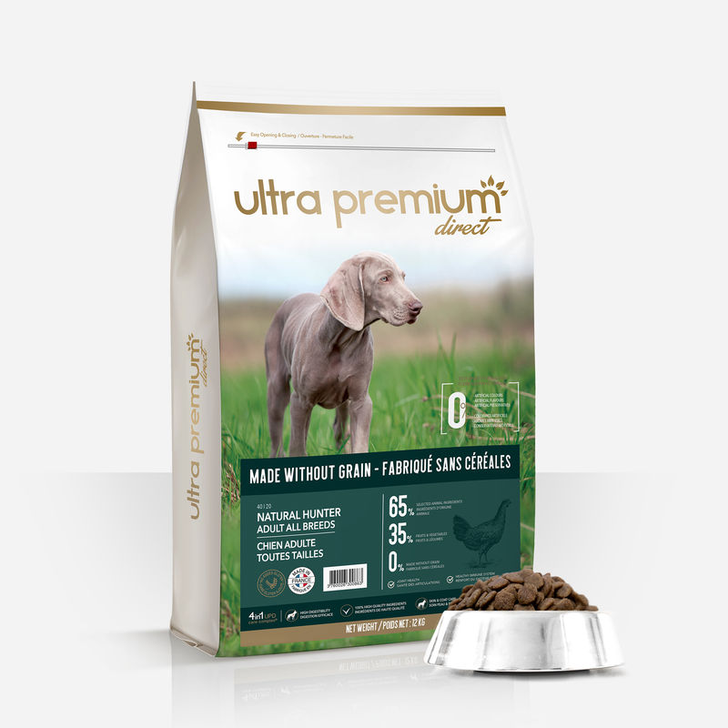 Croquettes sans céréales Natural Hunter pour chien adulte de toutes tailles en sac de 12 kg sur fond blanc