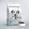 Brokken voor oudere volwassen hond van alle groottes in een zak van 12 kg op een witte achtergrond